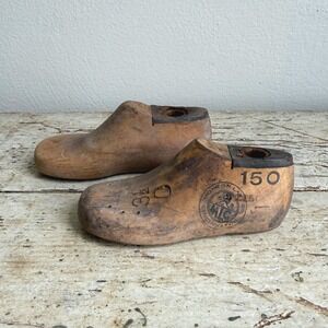 Vintage Morton Last Co Child Wooden Shoe Lasts Size 3.5 MLC 150 Cobbler Forms